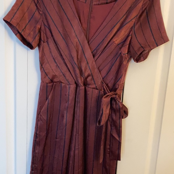 Burgundy striped satin jumpsuit - Picture 5 of 6